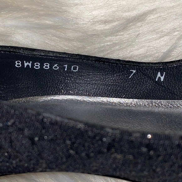 Stuart Weitzman classic pointy heels - Picture 8 of 11